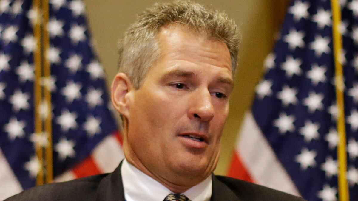 cheats/2012/09/25/brown-staffers-caught-in-racist-chant/scott-brown-staffer-rally-video-cheat_knjo9t