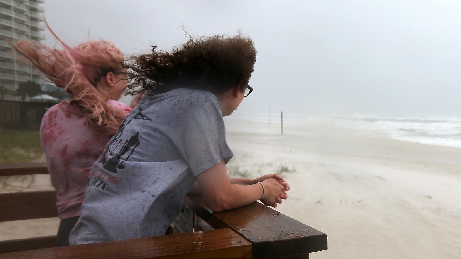 2020-09-16T053757Z_1861427414_RC23ZI9BR0QZ_RTRMADP_3_STORM-SALLY_pgzlbt
