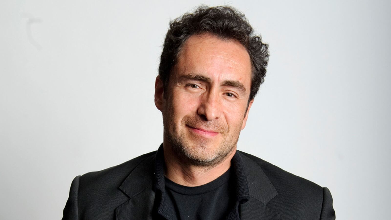 articles/2012/01/24/demian-bichir-nominated-for-best-actor-oscar-who-is-he/demian-bichir-leon-teaser_evoauw