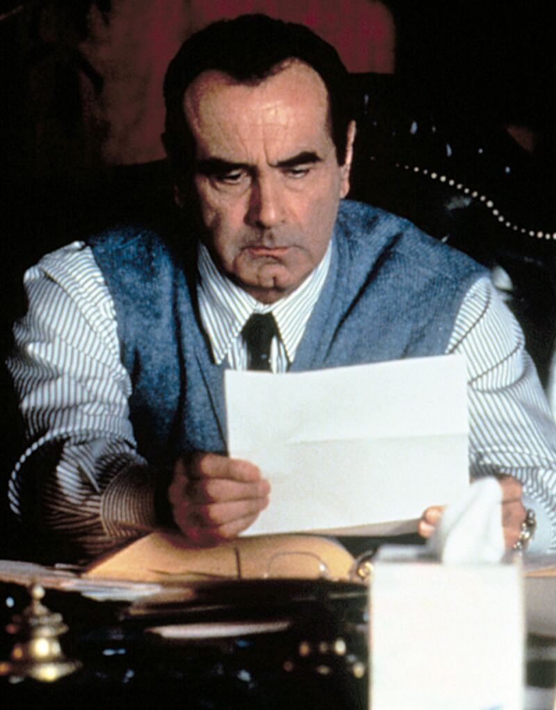 galleries/2012/10/12/stacey-dash-endorsed-mitt-romney-who-would-clueless-characters-vote-for-photos/clueless-characters-vote-4_skqeve