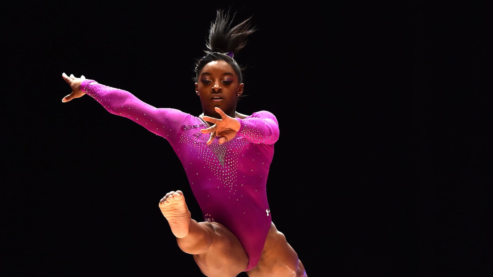 articles/2016/08/06/gymnastics-hidden-abuse-crisis/160805-glasser-olympic-gymnastics-tease_e7kpqm