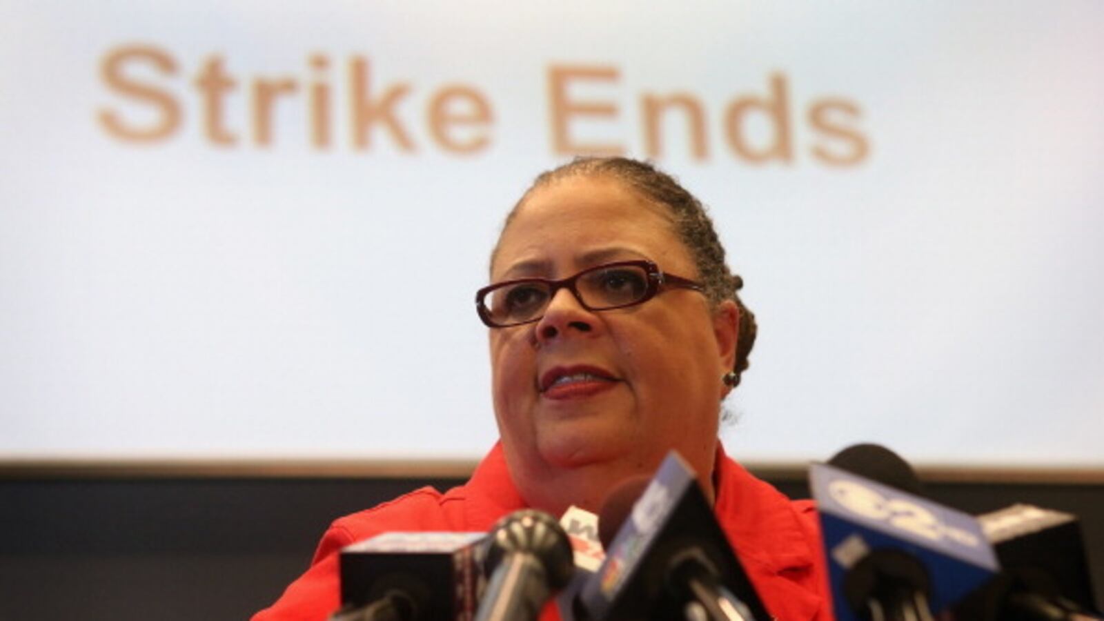 articles/2012/09/18/alas-no-more-strike-ation-for-chicago-schoolchildren/chicago-strike-ends_an26n2