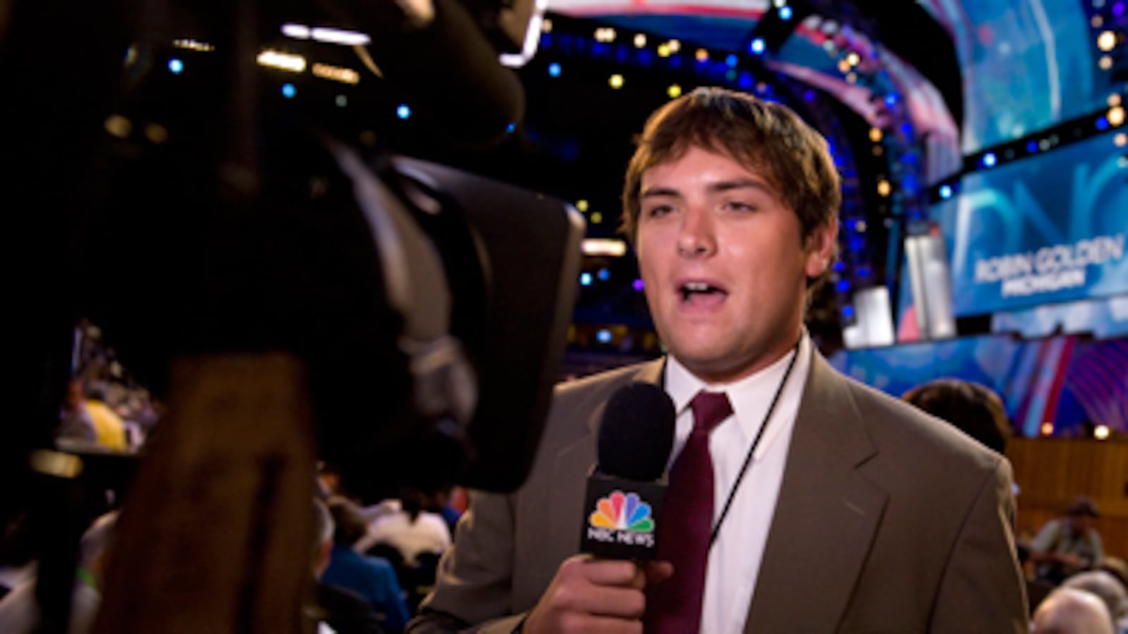 articles/2010/12/06/luke-russert-finds-his-footing-at-msnbc/kurtz-luke-russert_145509_oaeoul