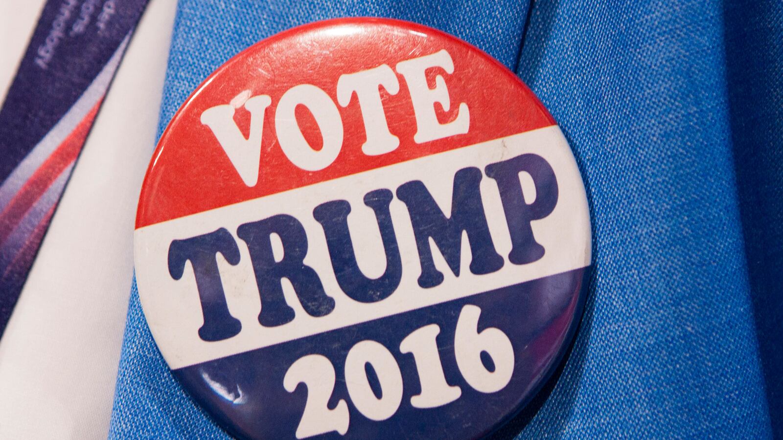 articles/2016/07/24/donald-trump-to-america-be-afraid-very-afraid-and-then-vote-for-me/160723-barnacle-trump-rnc-tease_wjbl3w