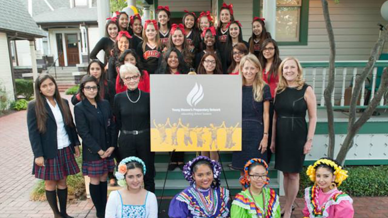 articles/2014/10/21/in-all-girls-schools-a-formula-for-success/141021-blanchard-school_gaimnv