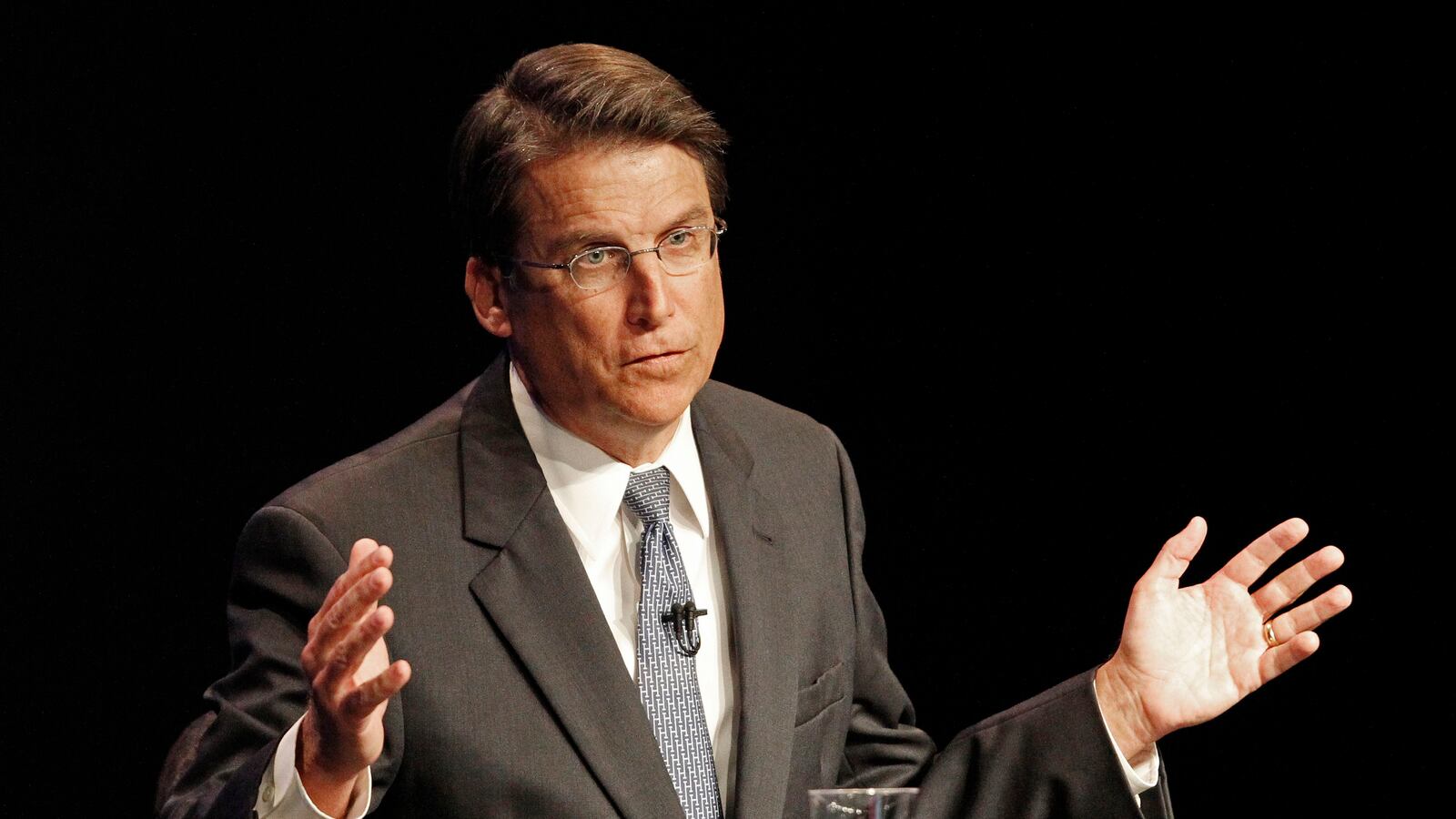 cheats/2012/11/06/nc-elects-first-gop-governor-in-24-yrs/pat-mccrory-wins-cheat_ajq98p