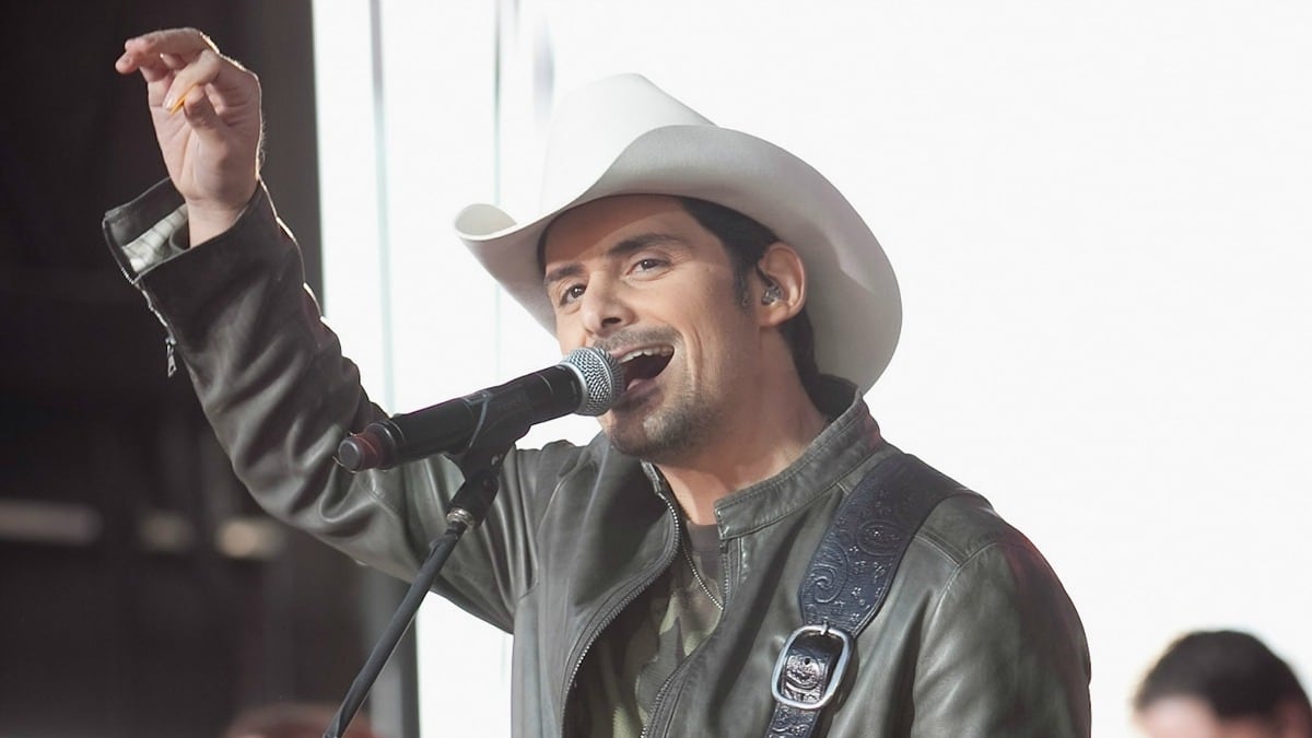 cheats/2013/04/08/paisley-and-ll-cool-j-duet-courts-controversy/brad-paisley-cheat_v1gu1j