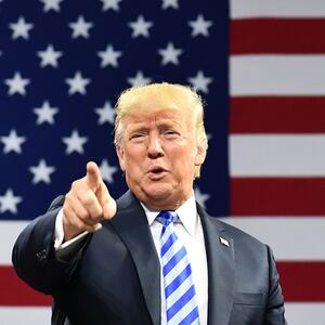 190822-lewis-trump-tease_yljyh0