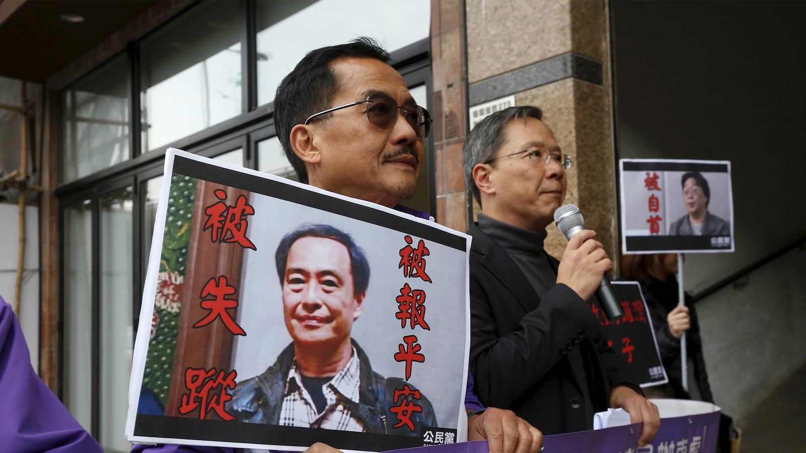 articles/2016/01/20/the-mystery-of-hong-kong-s-disappearing-booksellers/160119-hong-missing-booksellers-tease_nozjhz