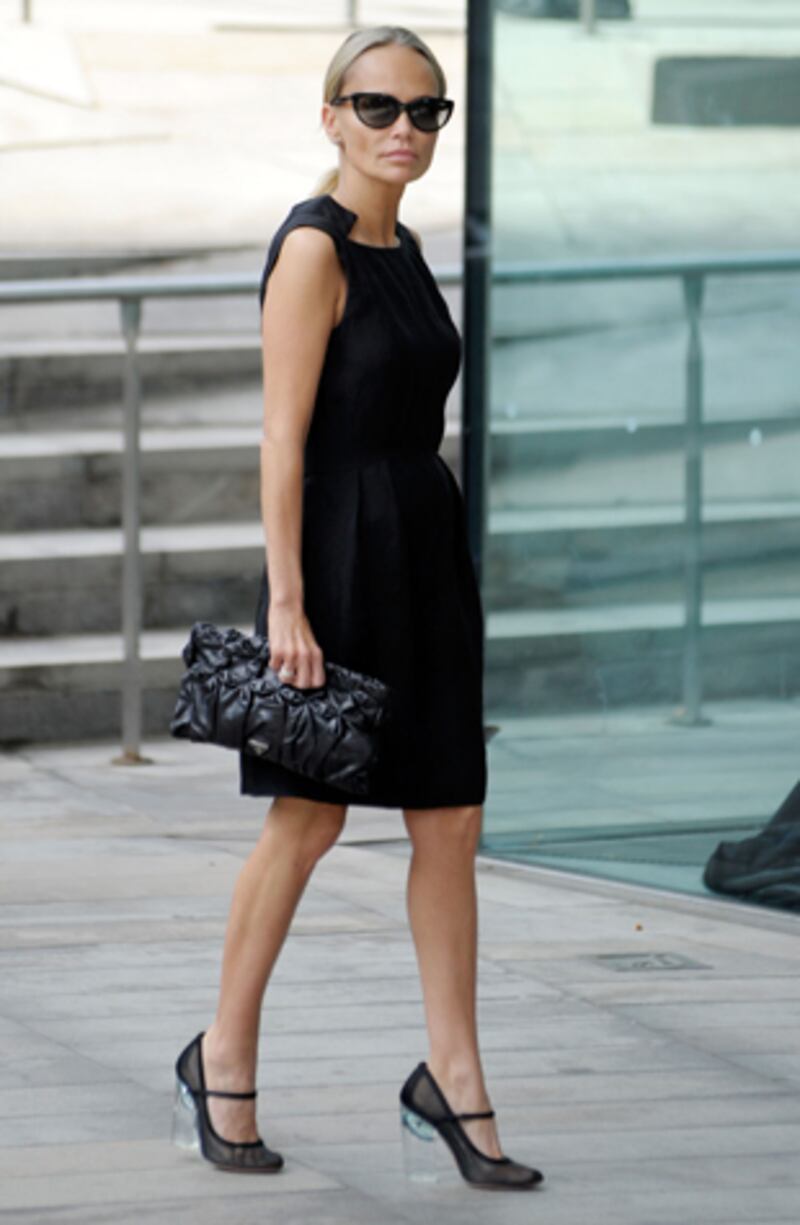 galleries/2012/07/09/guests-at-nora-ephron-s-memorial-matthew-broderick-steve-martin-and-more-photos/nora-ephron-memorial-guests-chenoweth_hiynom