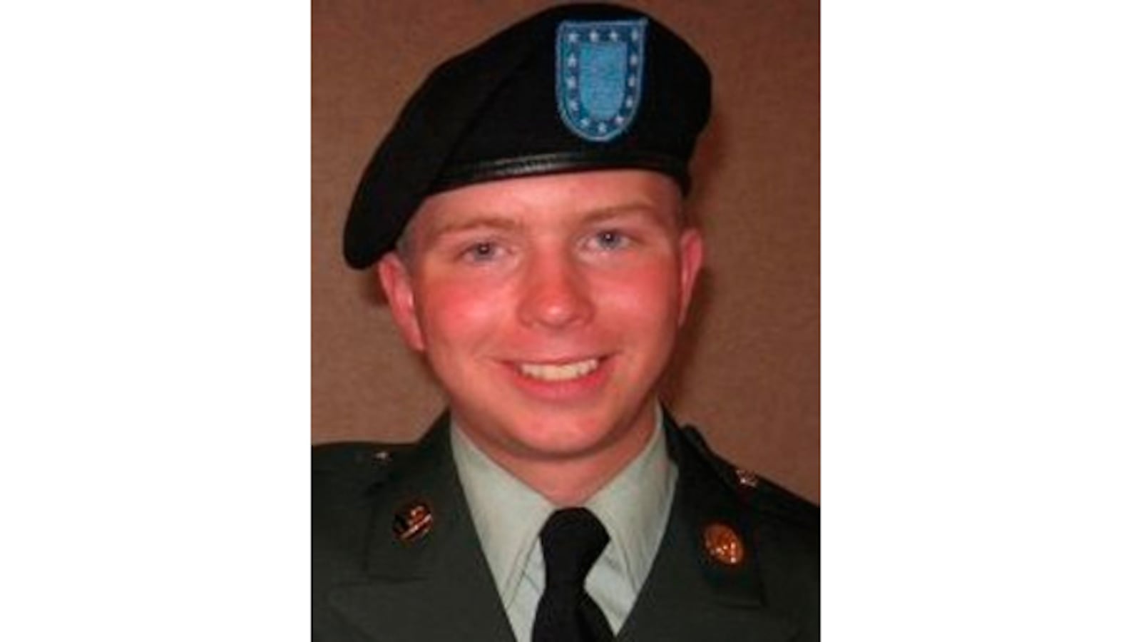 cheats/2011/07/05/inside-bradley-manning-s-journey-to-the-brig/bradley-manning-wikileaks-cheat_bkqsm2