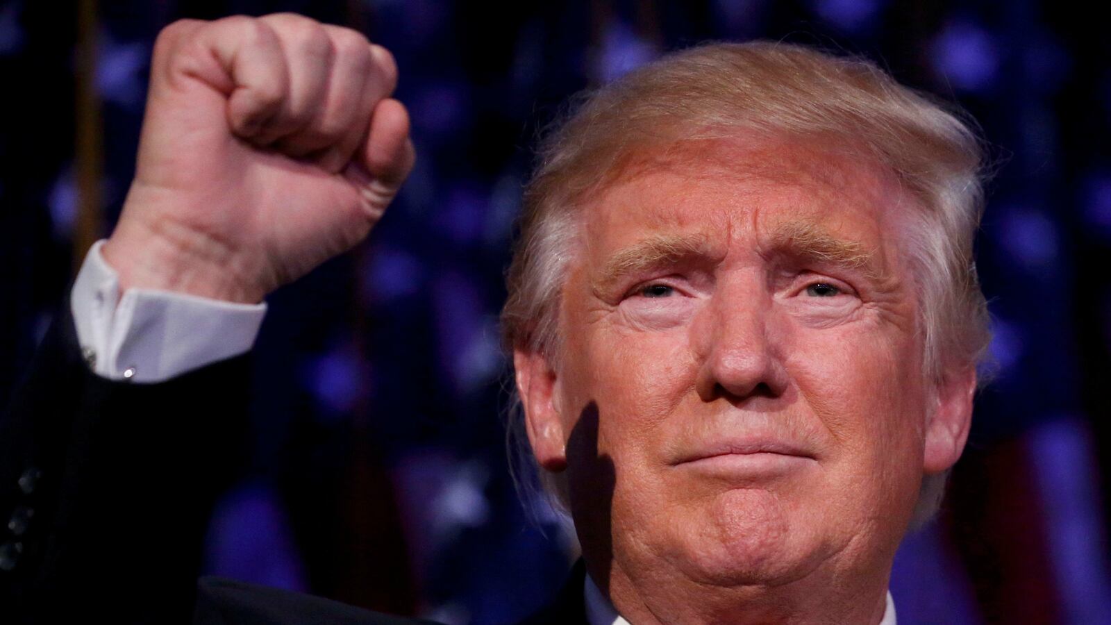 cheats/2016/11/13/trump-resumes-twitter-attacks-on-media/161113-trump-twitter-cheat_nknuqn