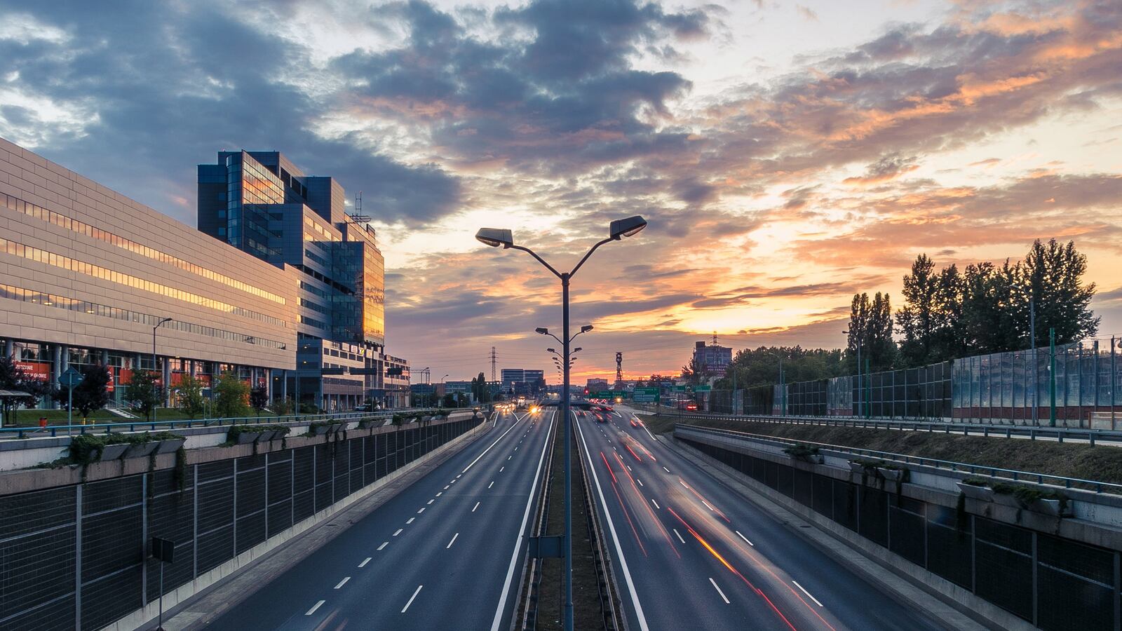 articles/2016/06/10/are-millennials-buying-cars-to-follow-their-dreams/160601-kbb-adam-grebek-tease_f0ituz