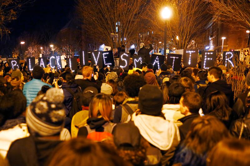 galleries/2014/11/26/day-2-ferguson-protesters-take-to-the-streets-across-the-u-s-photos/141125-ferg-4_apqufi