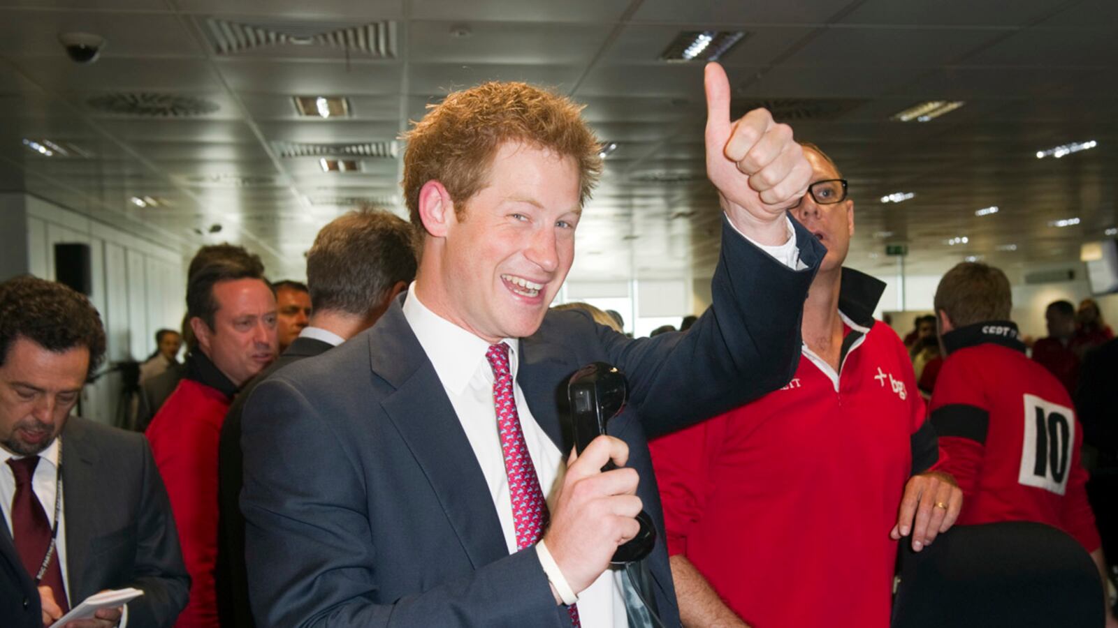 cheats/2011/10/12/prince-harry-s-poolside-encounter/prince-harry-cs_m2cmbz