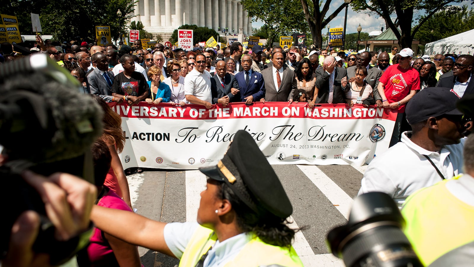 articles/2013/08/27/so-much-hope-a-reporter-remembers-the-march-on-washington/130826-mow-covering-tease_xvqj22