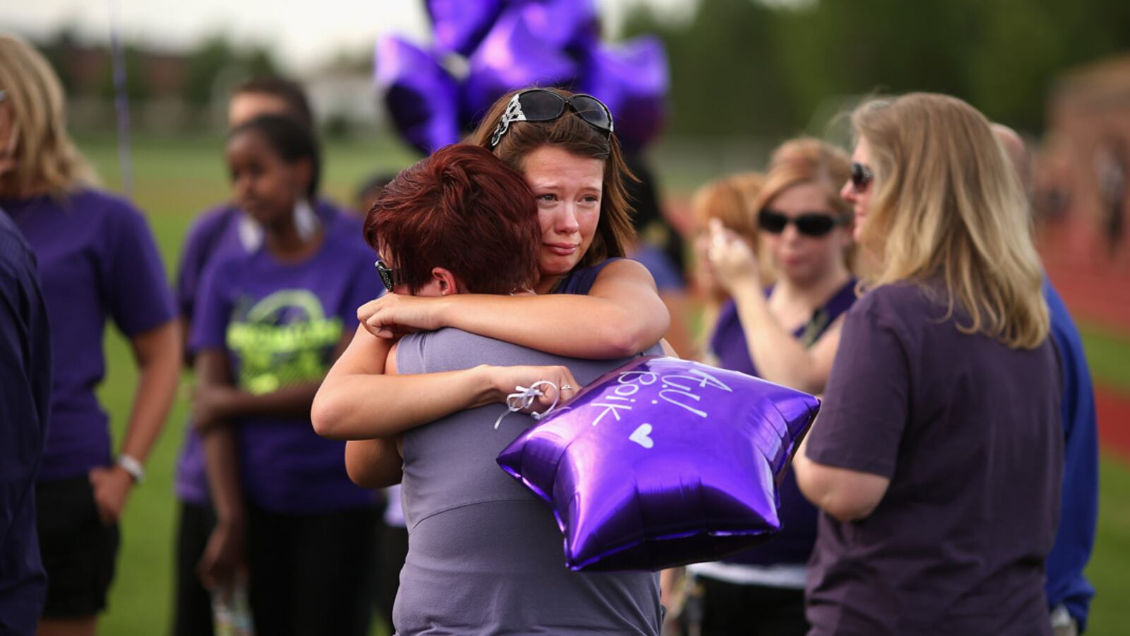 articles/2012/07/24/victims-without-insurance/co-aurora-update-1_paqx4g