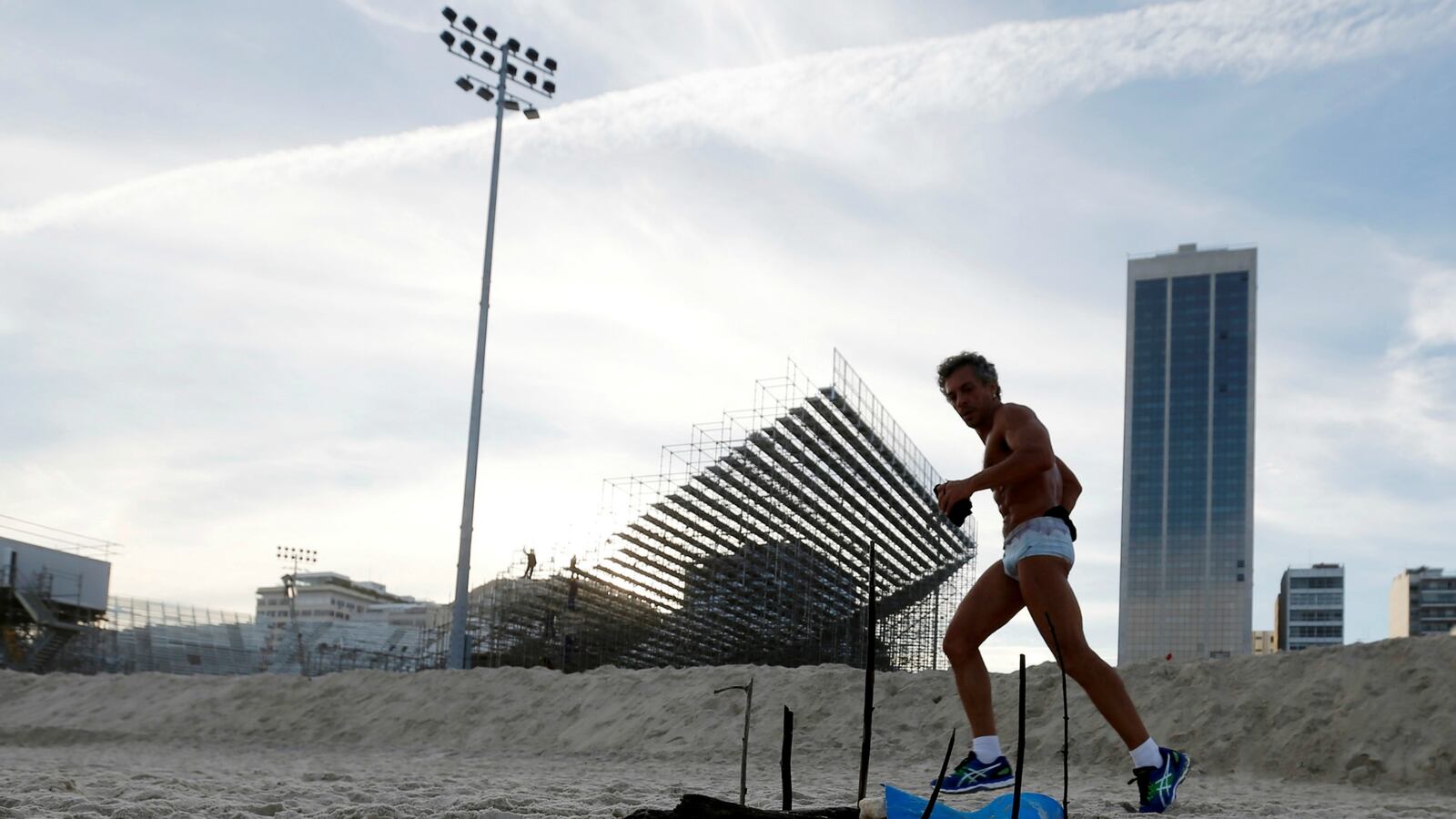 cheats/2016/06/29/dead-body-washes-up-at-rio-olympic-beach-volleyball-venue/160629-rio-beach-cheat_qvqirb