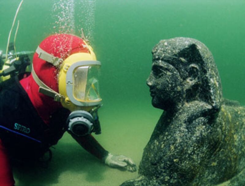 articles/2010/06/03/cleopatra-exhibit-in-philadelphia-search-for-the-last-queen-of-egypt/schiff-cleopatra_104747_bxe6fy