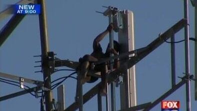 cheats/2011/08/16/okla-tower-man-brought-down/man-in-tower-cs_j4vhmk