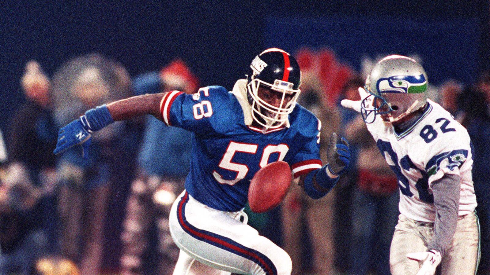 articles/2014/10/23/ex-nfl-linebacker-we-talk-around-race-not-about-it/141023-banks-nfl-race-tease_bmzfj8