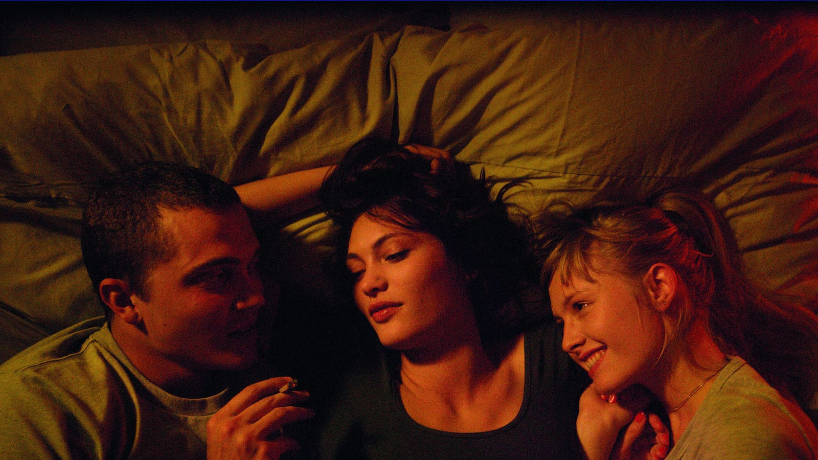 articles/2015/05/22/cannes-s-3d-porn-high-heels-tuxedoes-and-midnight-money-shots/150521-porton-love-tease_shvwbk