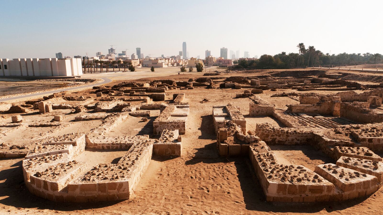 190406-Moss-Dilmun-tease-_ywwixn