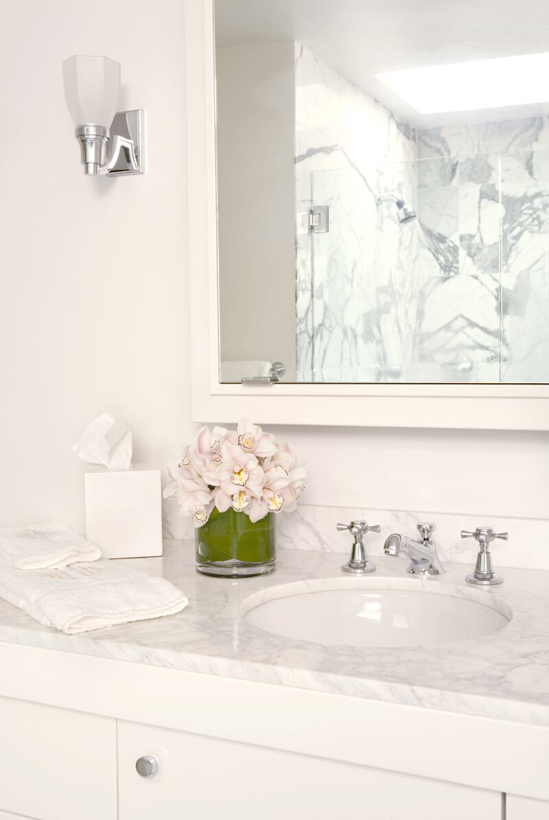 galleries/2013/06/28/omg-i-want-this-house-hollywood-hills-photos/130627-omg-house12_cd8qwq