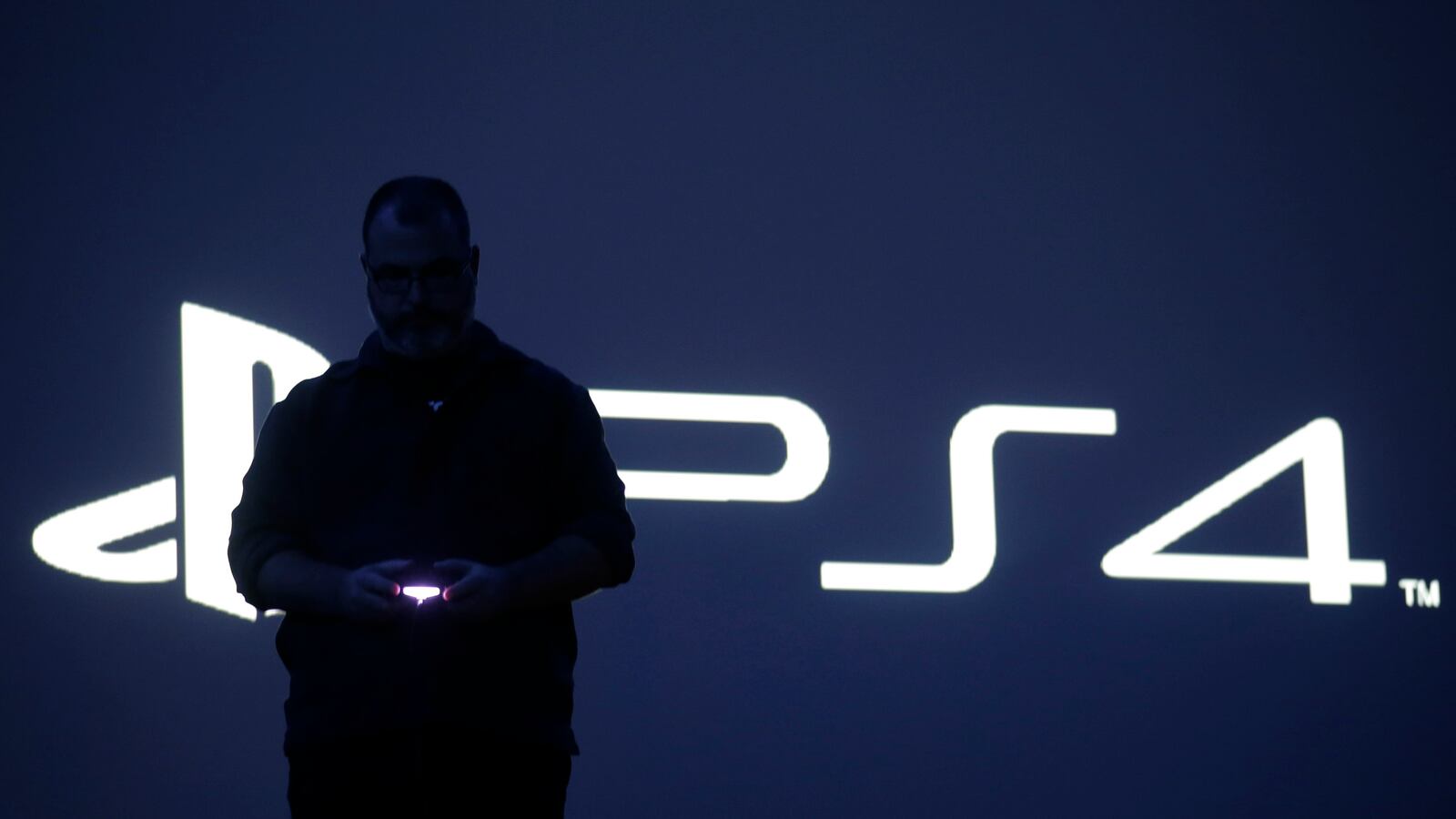 cheats/2013/06/11/sony-drops-price-of-playstation-4/130611-playstation-4-price-drop-cheat_v4bahp