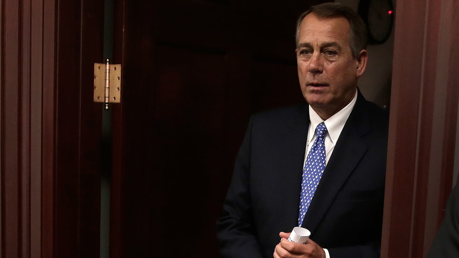 articles/2013/10/10/will-the-republican-moderates-please-stand-up/131008-frum-gop-break-tease-embed_mxbkhl