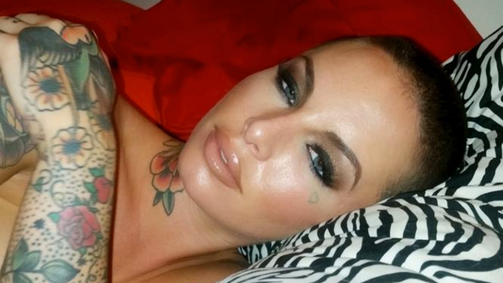 cheats/2015/04/13/christy-mack-is-done-with-porn/150413-christy-mack-cheat_rswa0b