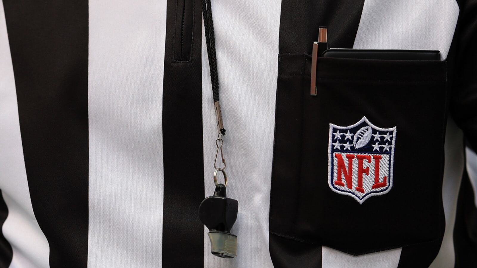 cheats/2012/09/27/nfl-refs-reach-deal/nfl-refs-return-cheat_sm6oox