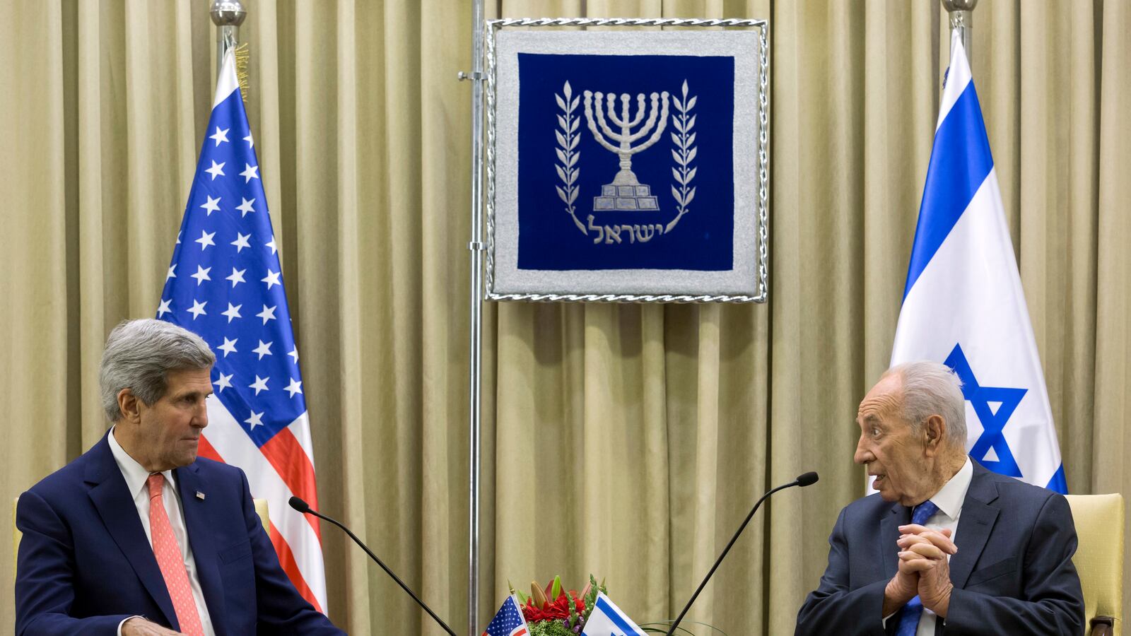 articles/2013/11/06/why-peace-is-important-to-the-israeli-economy/oz_kerry_peres_lpvkxm