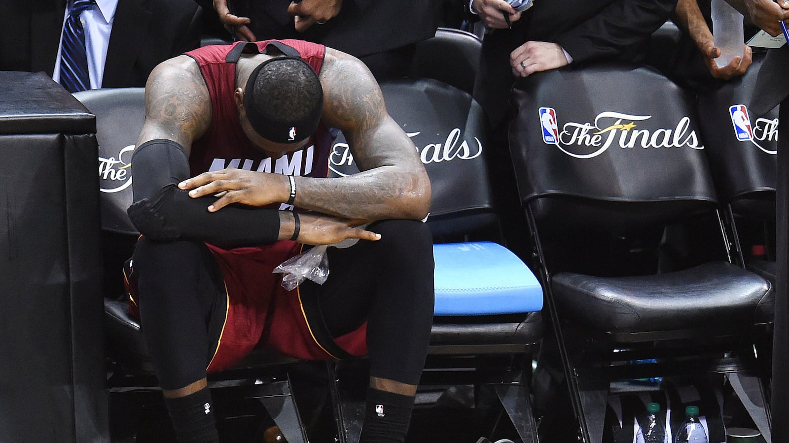 articles/2014/06/07/a-lesson-from-lebron-james-game-one-nightmare/140606-lebron-veeravagu-tease_e8ghsf