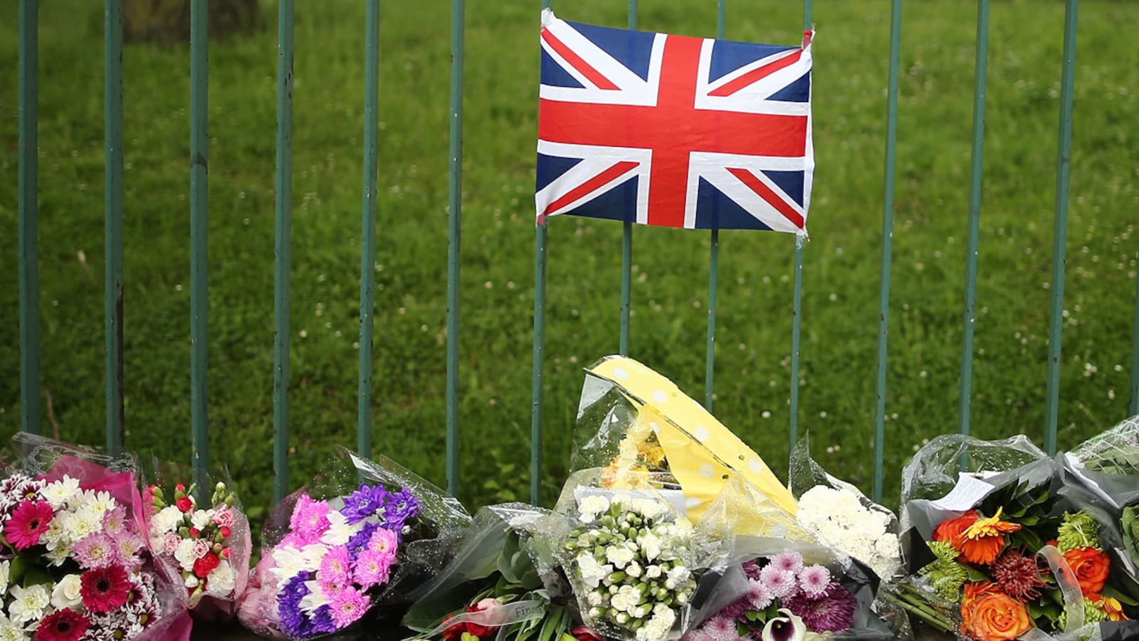 cheats/2013/05/30/woolwich-suspect-charged/woolwich-murder-flag-memorial-cheat_o8vyra