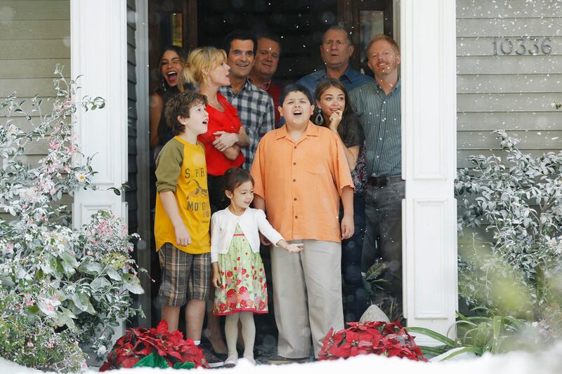 galleries/2011/12/13/j-edgar-the-artist-game-of-thrones-list-of-golden-globe-nominations-2012-photos/golden-globe-noms-modern-family_ytonpw