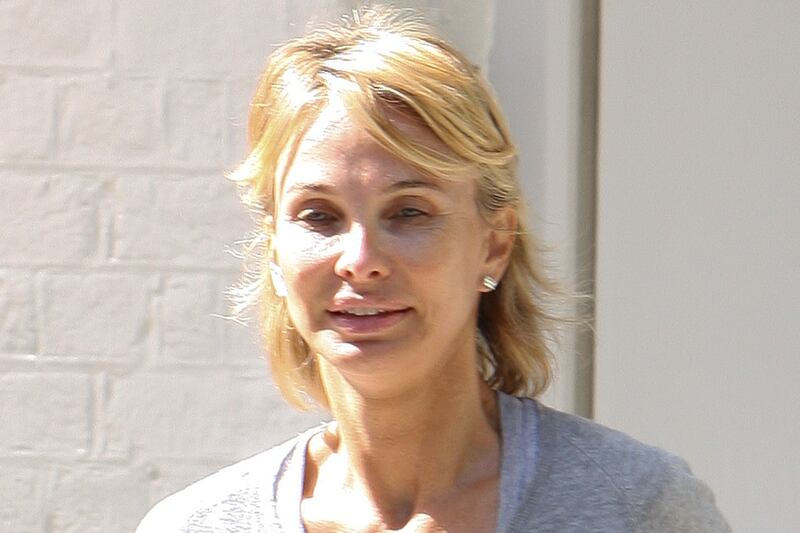 articles/2013/04/04/engulfed-by-scandal-could-the-spanish-royal-family-fall/king-spain-pal_bfd90n