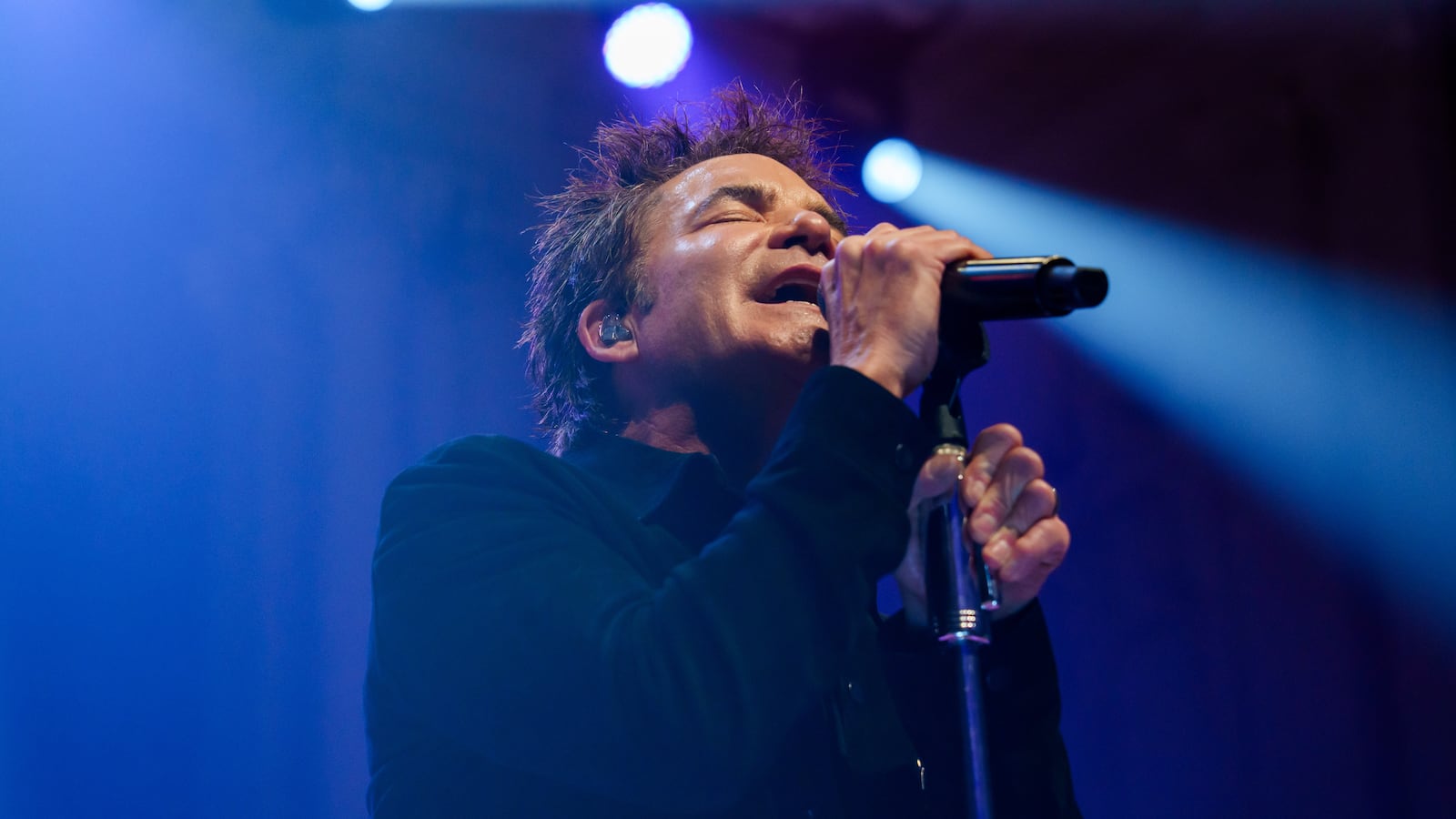 Pat Monahan of Train performs at Auckland Town Hall on May 28, 2025 in Auckland, New Zealand.