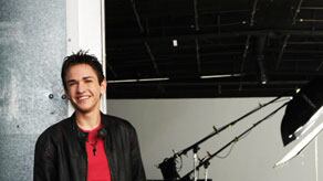 galleries/2010/02/22/idol-s-12-final-men/idol-men---kelly_zsf3xc