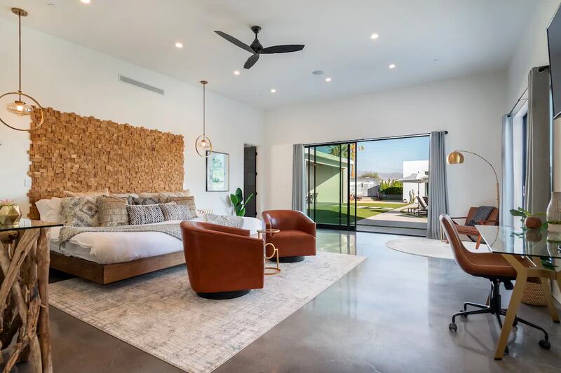 220713-omg-palm-springs-10_xtc6ak