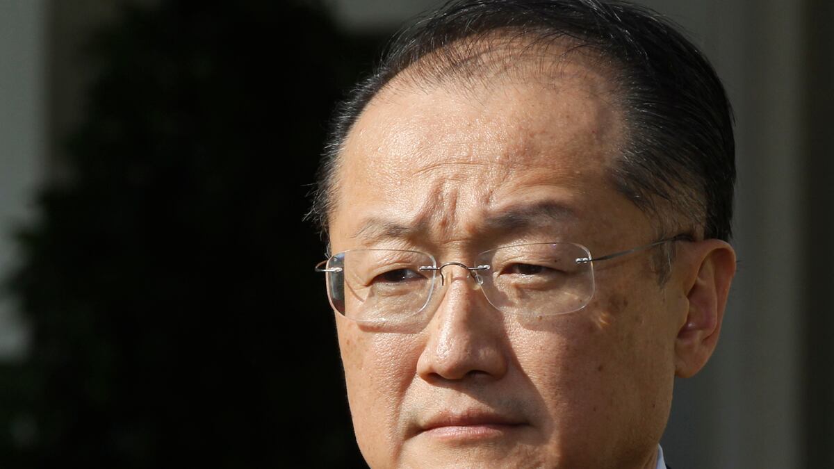 cheats/2012/04/16/jim-yong-kim-to-head-world-bank/jim-yong-kim-world-bank-cheat_cr4hhg