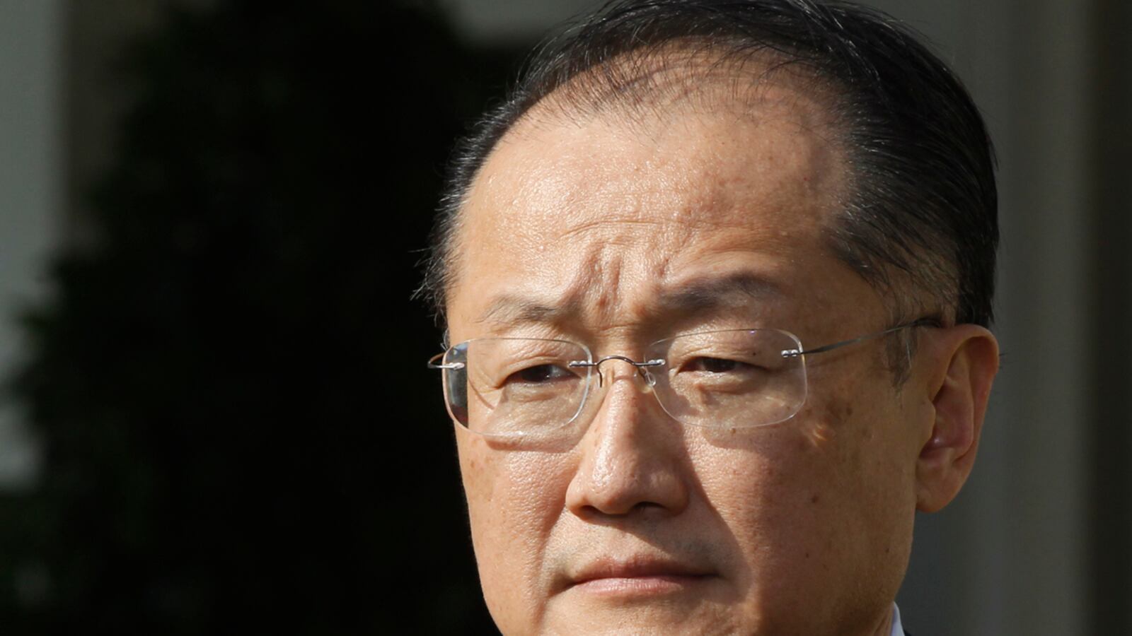 cheats/2012/04/16/jim-yong-kim-to-head-world-bank/jim-yong-kim-world-bank-cheat_cr4hhg