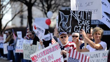 articles/2011/04/15/2012-presidential-election-polls-dirty-secret-us-voters-ignorance/germond-polls_173659_ijzu57