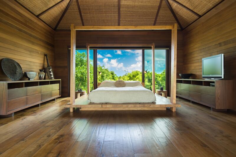 galleries/2014/11/29/omg-i-want-this-house-parrot-cay-turks-and-caicos-photos/141125-parrot-8_yk5r1z