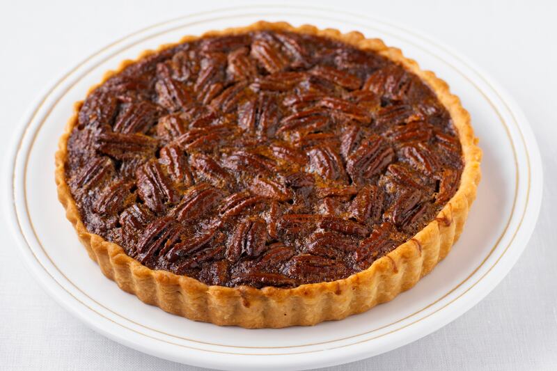 galleries/2012/11/26/bourbon-apple-pie-more-boozy-holiday-dessert-recipes-photos/jack-daniels-pecan-pie-booziest-holiday-recipes_slsbyv