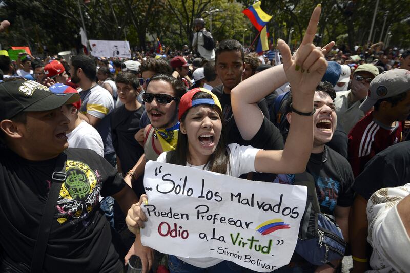 galleries/2014/02/14/venezuela-erupts-in-violence-photos/venezeula-gal-1_rqrxpa