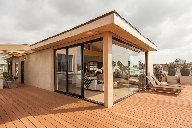 galleries/2014/04/06/omg-i-want-this-house-venice-california-photos/140404-omg-house-venice-beach-5_kdu6lm