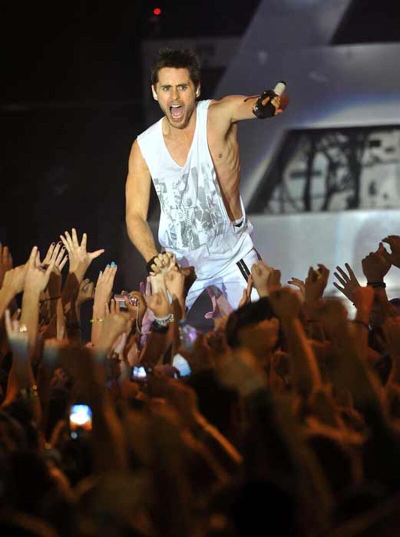 galleries/2010/11/12/12-craziest-groupie-names/fan-names---30-seconds-to-mars_wkvdvn