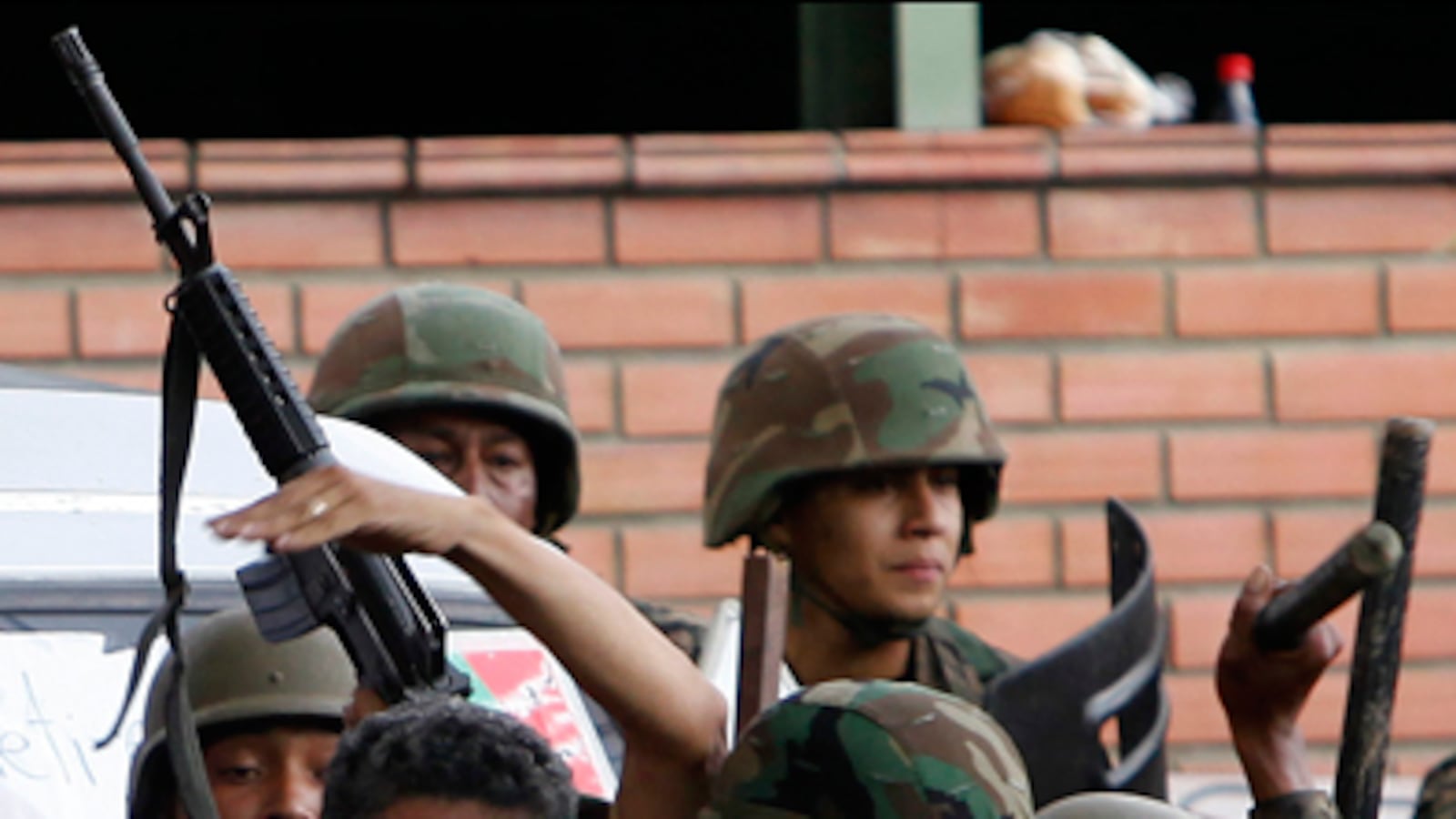 cheats/2009/06/30/honduran-laborers-go-on-strike/honduras-1_lupn9j