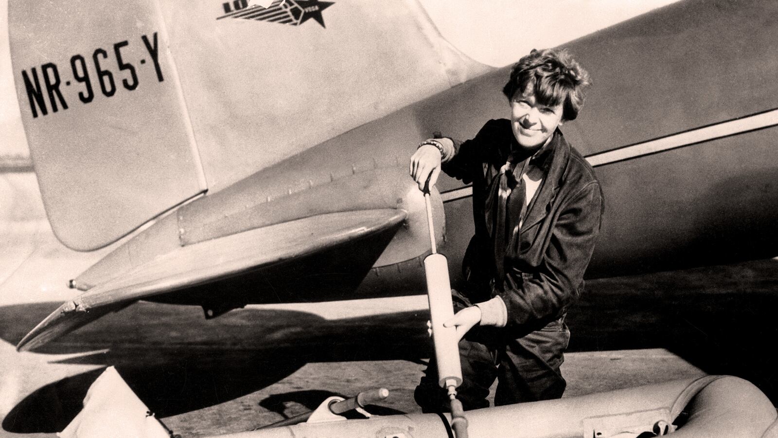 articles/2014/10/30/the-fingerprint-that-helped-unravel-the-mystery-of-amelia-earhart/141029-daly-amelia-tease_pog7ih